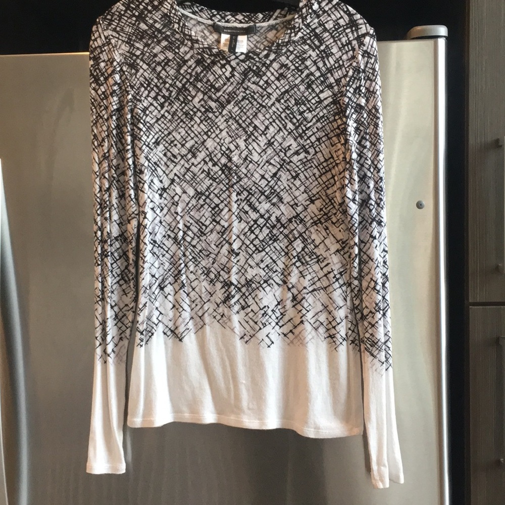 BCBG Maxazria printed thin knit long sleeve top